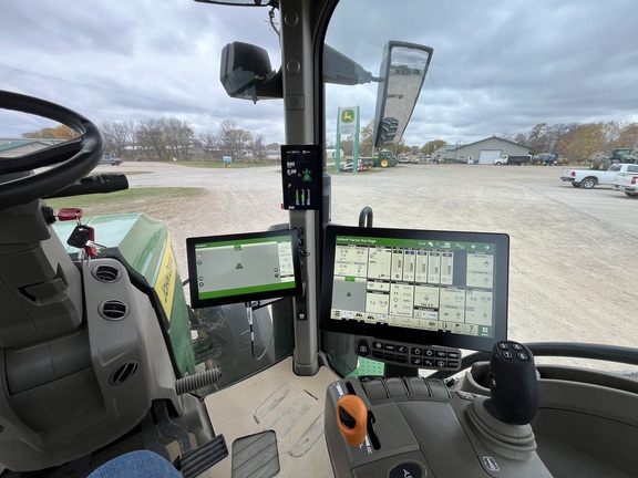 2024 John Deere 8R 230 - Photo33