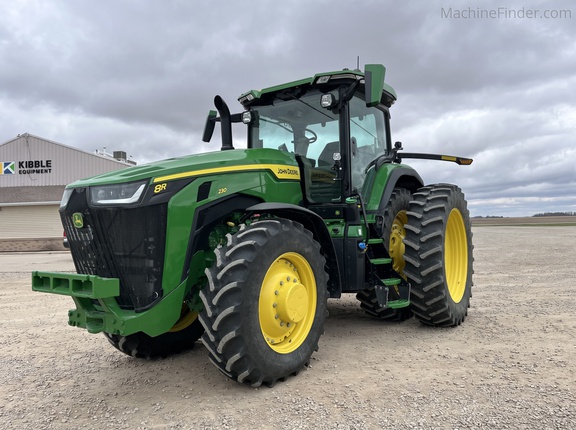  John Deere 8R 230