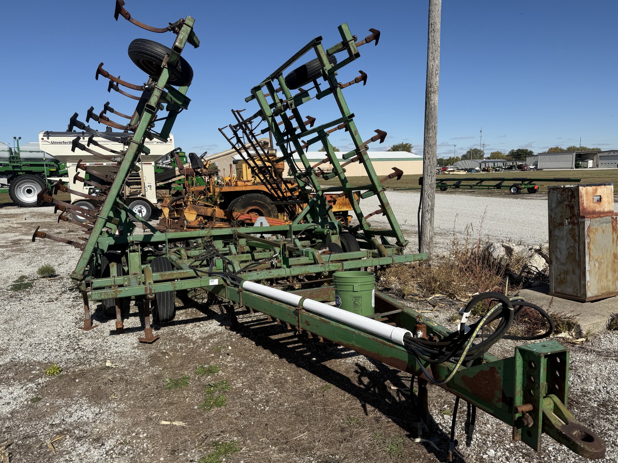 1987 John Deere 960 Image 1