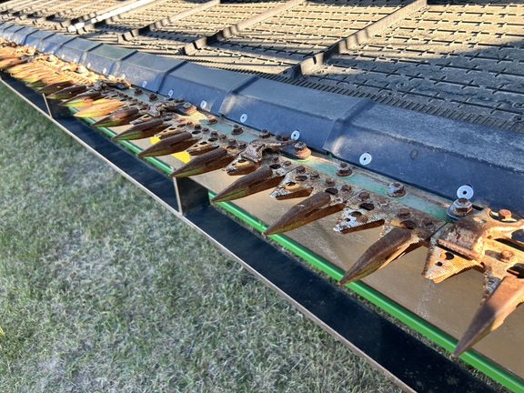 Used 2022 John Deere HD50R Combine Platforms at Horizon Ag & Turf in Westlock, AB - Photo10