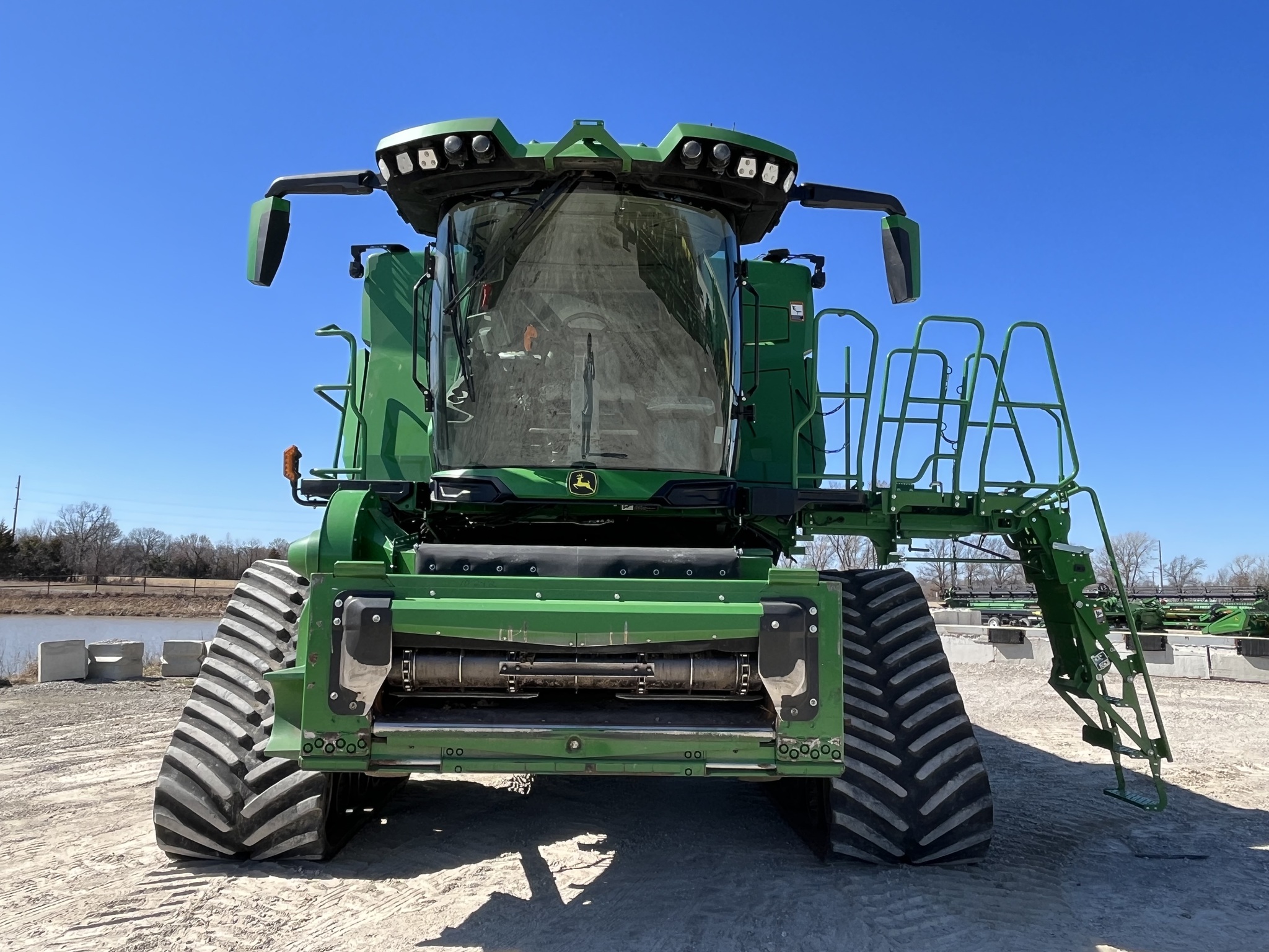  2022 John Deere X9 1000 at Heritage Tractor in Pittsburg, KS