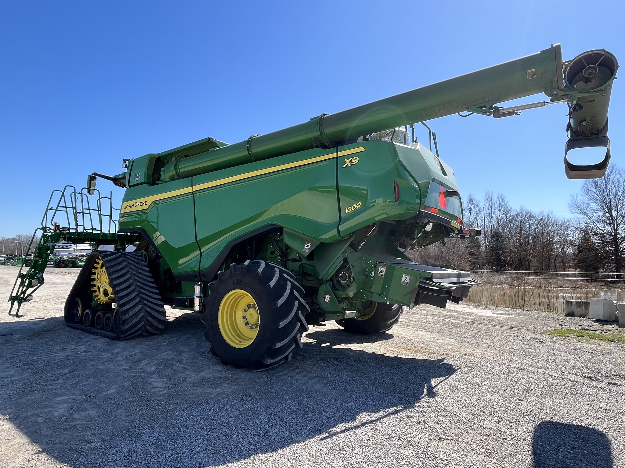  2022 John Deere X9 1000 at Heritage Tractor in Pittsburg, KS