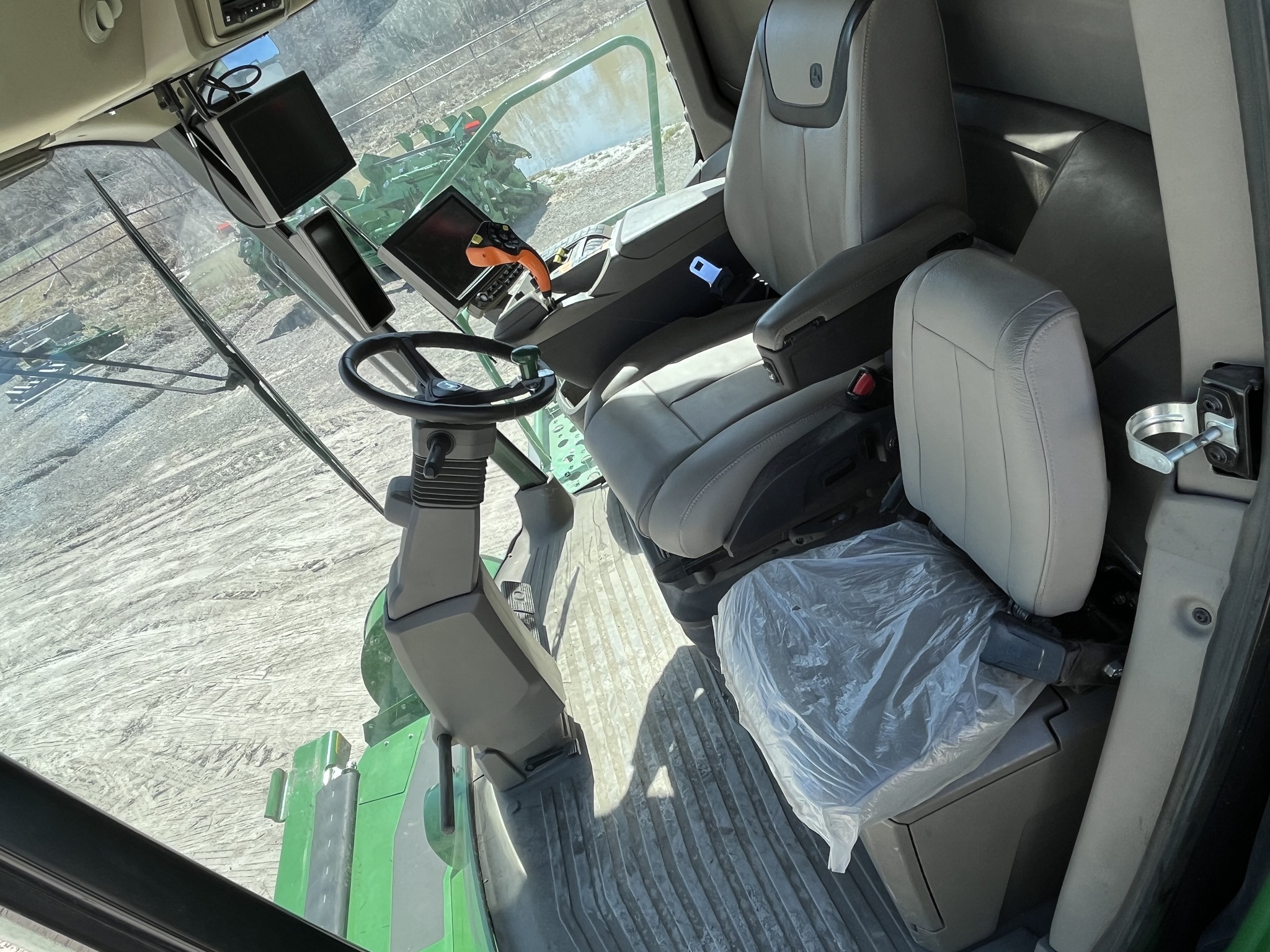  2022 John Deere X9 1000 at Heritage Tractor in Pittsburg, KS