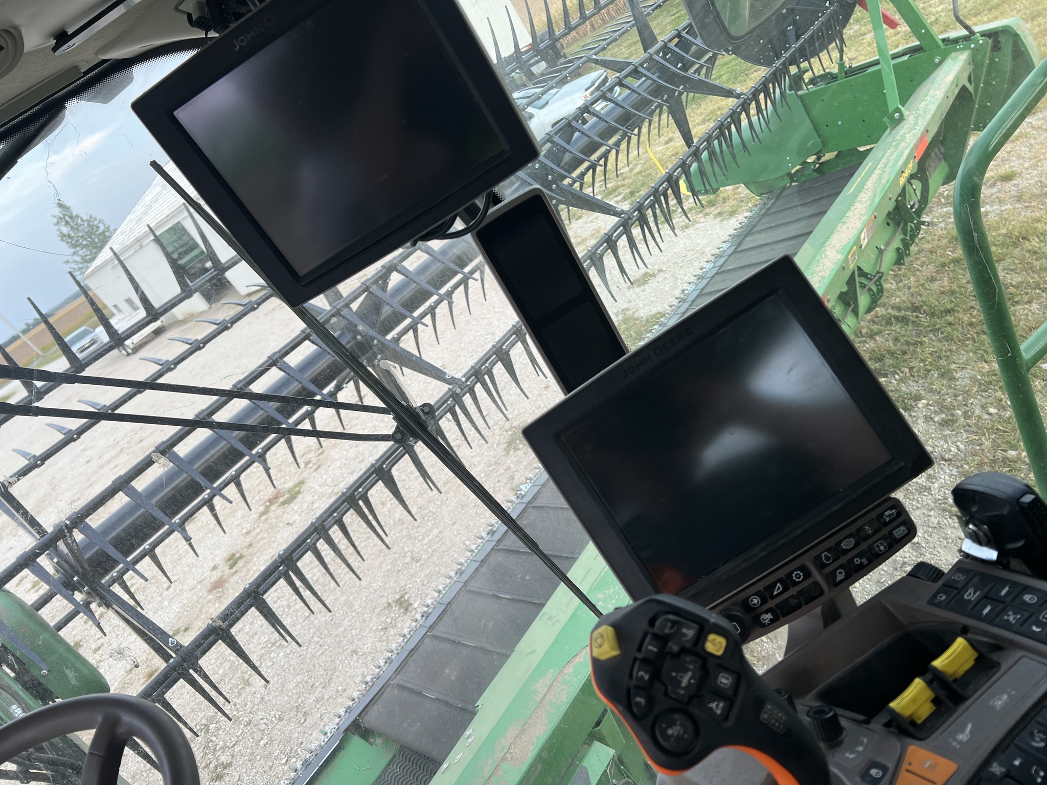  2022 John Deere S780 at Heritage Tractor in Lacon, IL