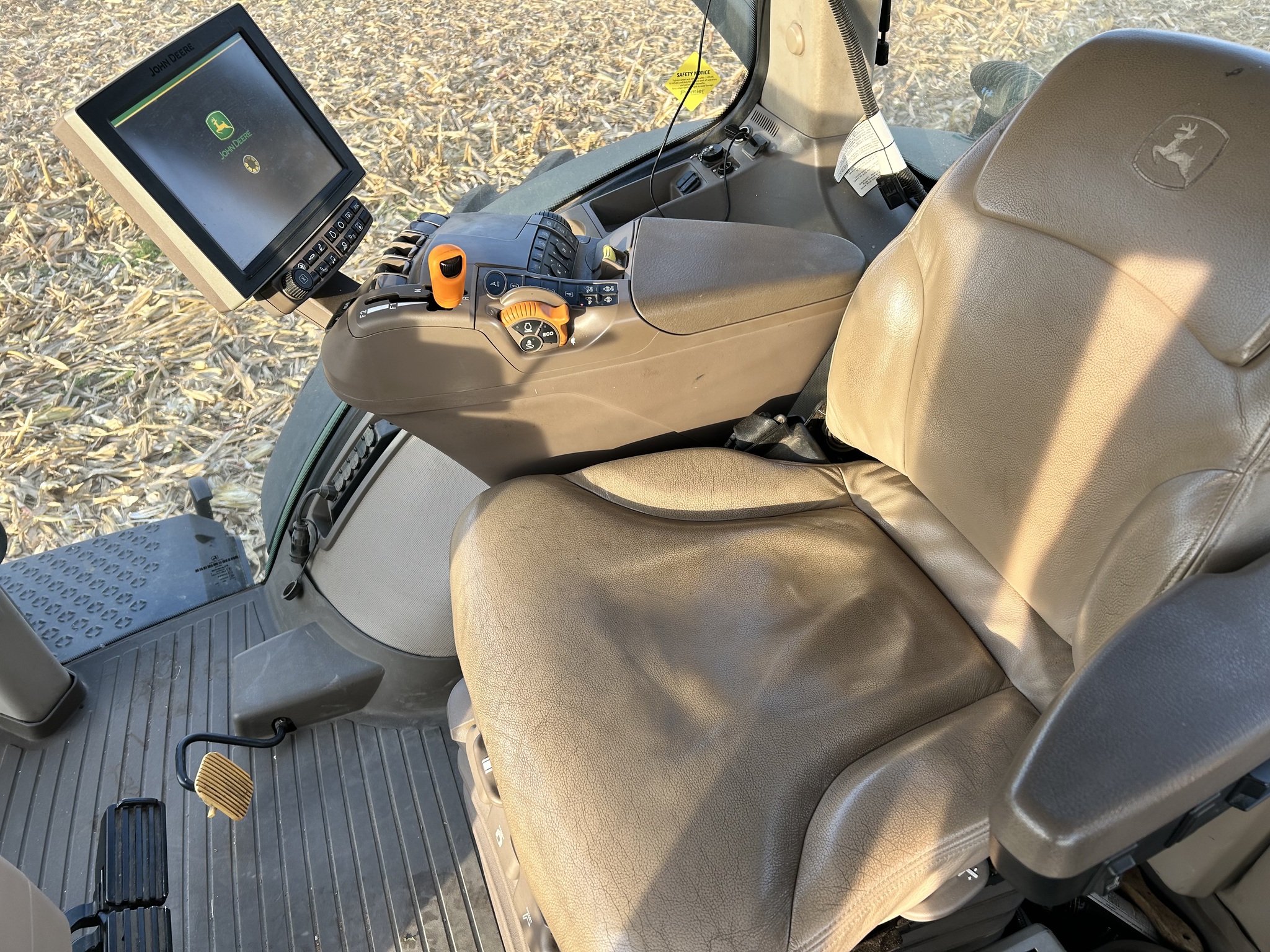 2017 John Deere 8320R Image 7