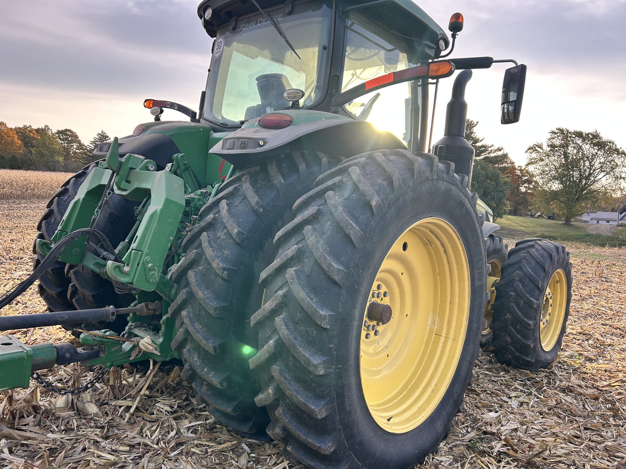 2017 John Deere 8320R Image 4
