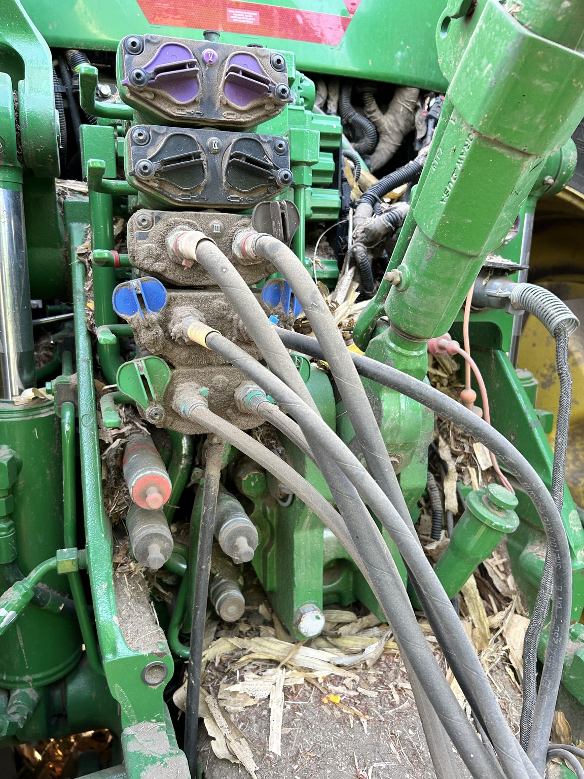 2017 John Deere 8320R Image 6