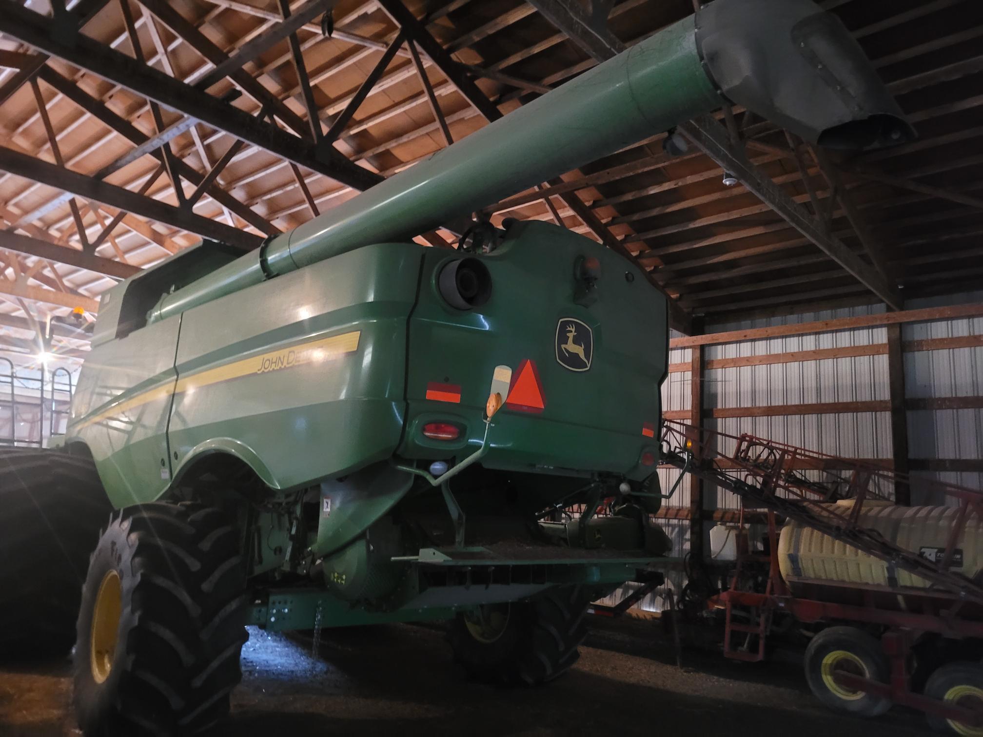 2015 John Deere S660 Image 4