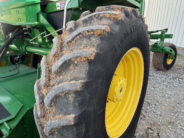 2018 John Deere W235 Image 11