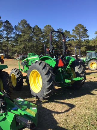 2023 John Deere 5075E Photo 4