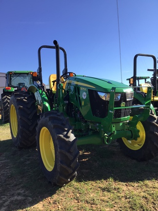 2023 John Deere 5075E Photo 7