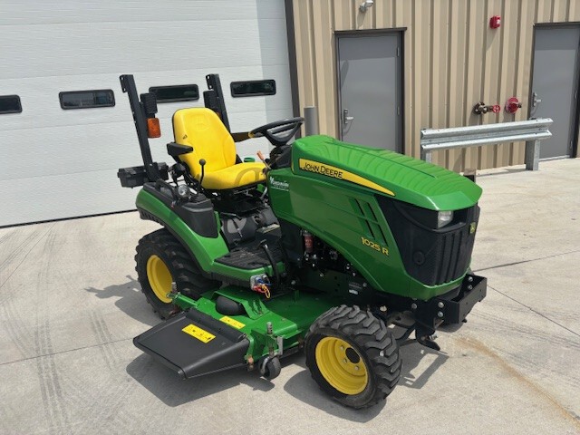 2018 John Deere 1025R Image 1