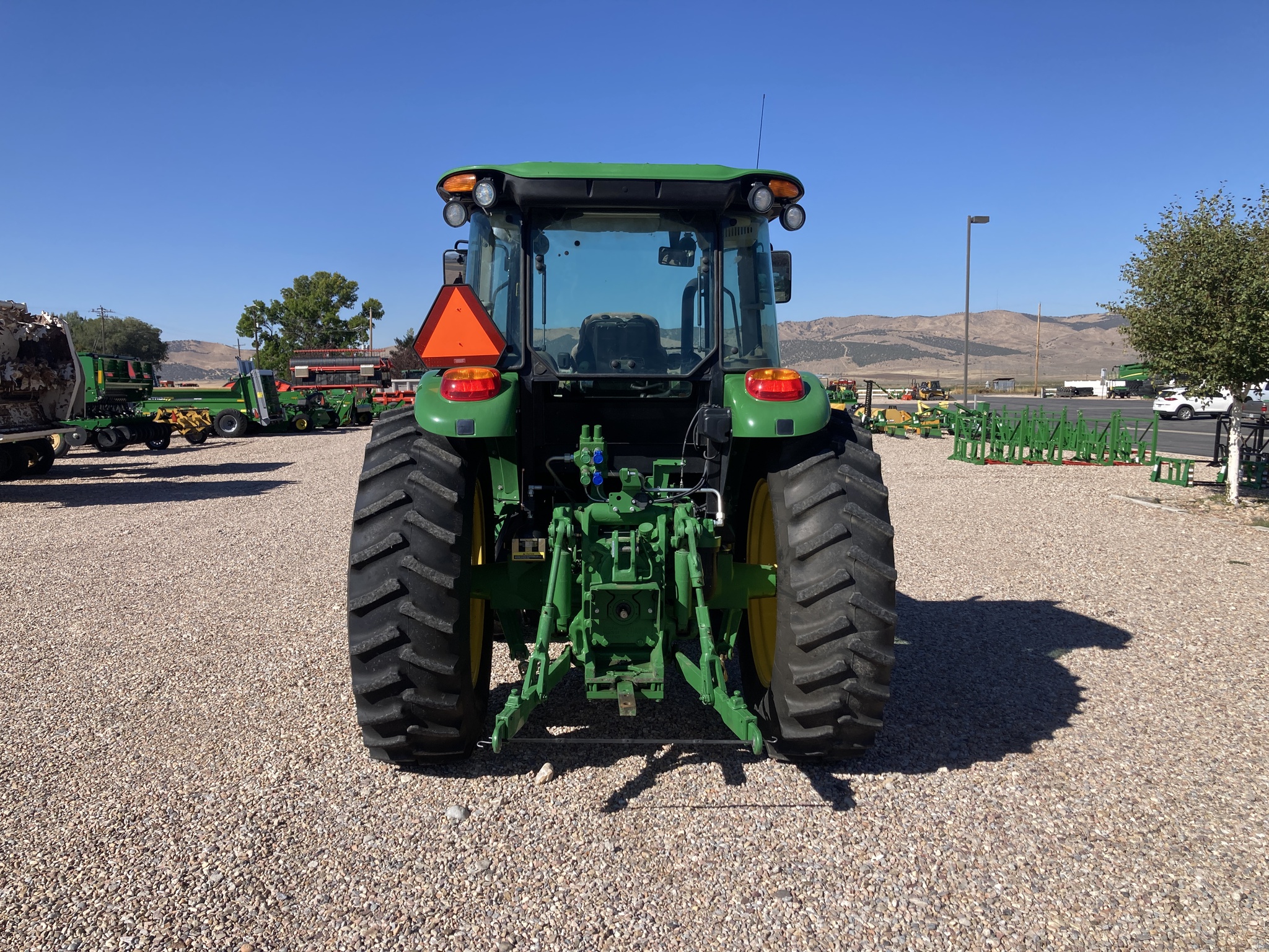 2014 John Deere 6140D Image 4
