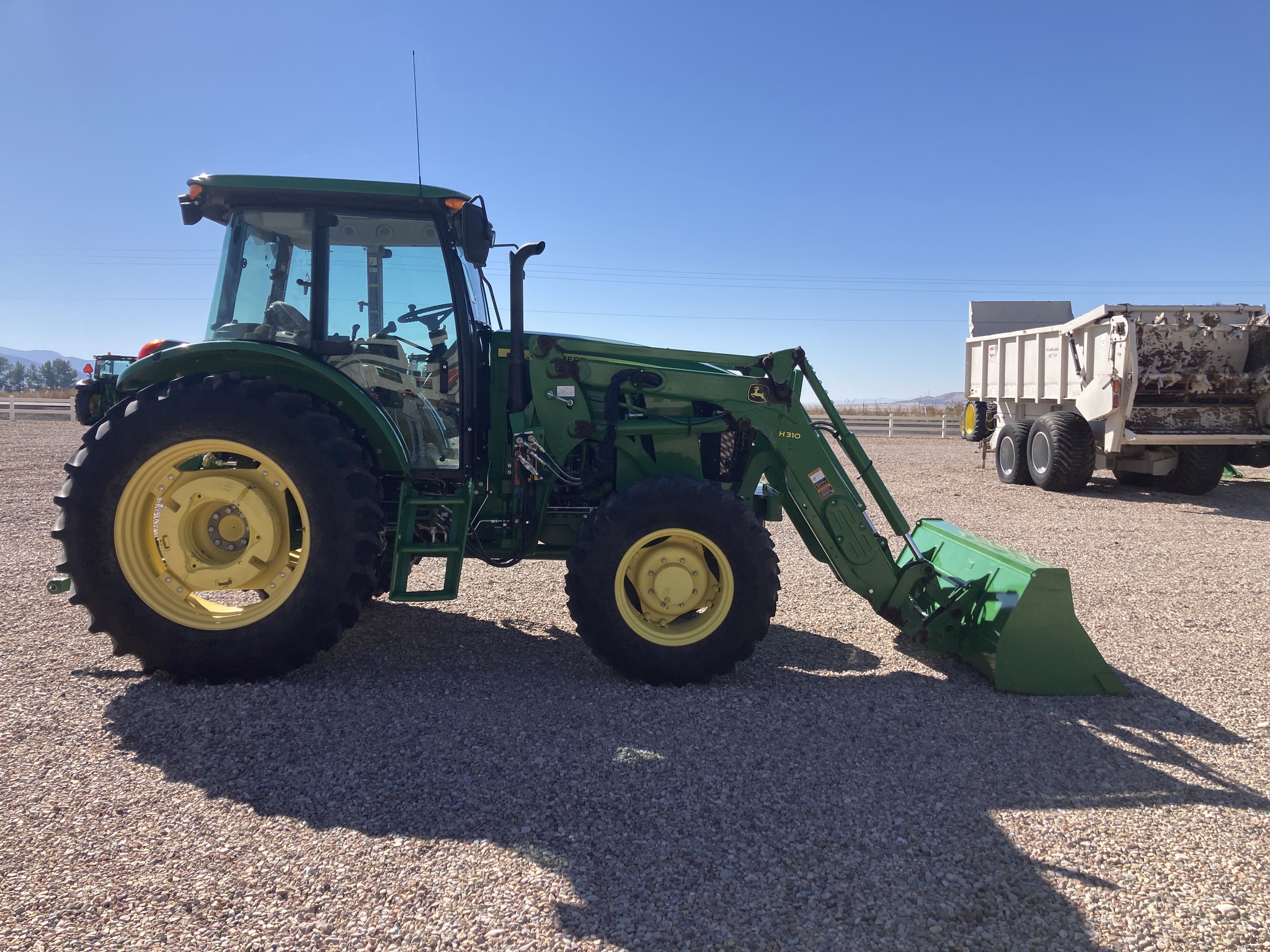 2014 John Deere 6140D Image 6