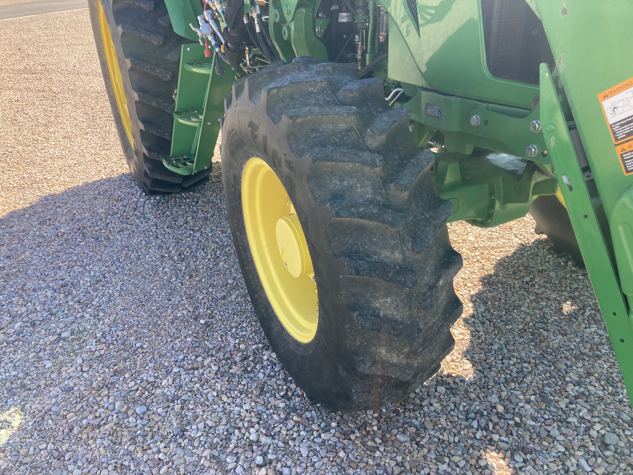 2014 John Deere 6140D Image 23