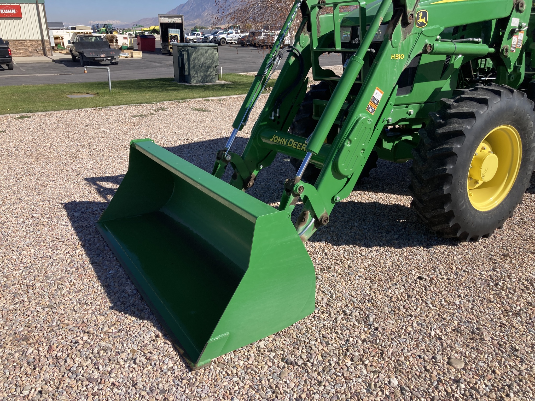 2014 John Deere 6140D Image 12