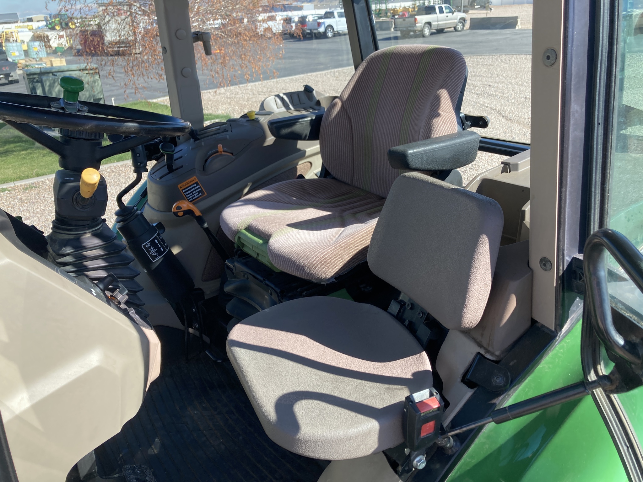 2014 John Deere 6140D Image 34