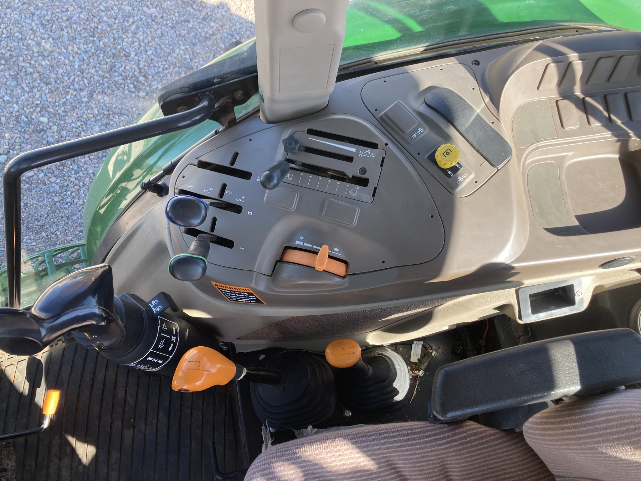 2014 John Deere 6140D Image 33