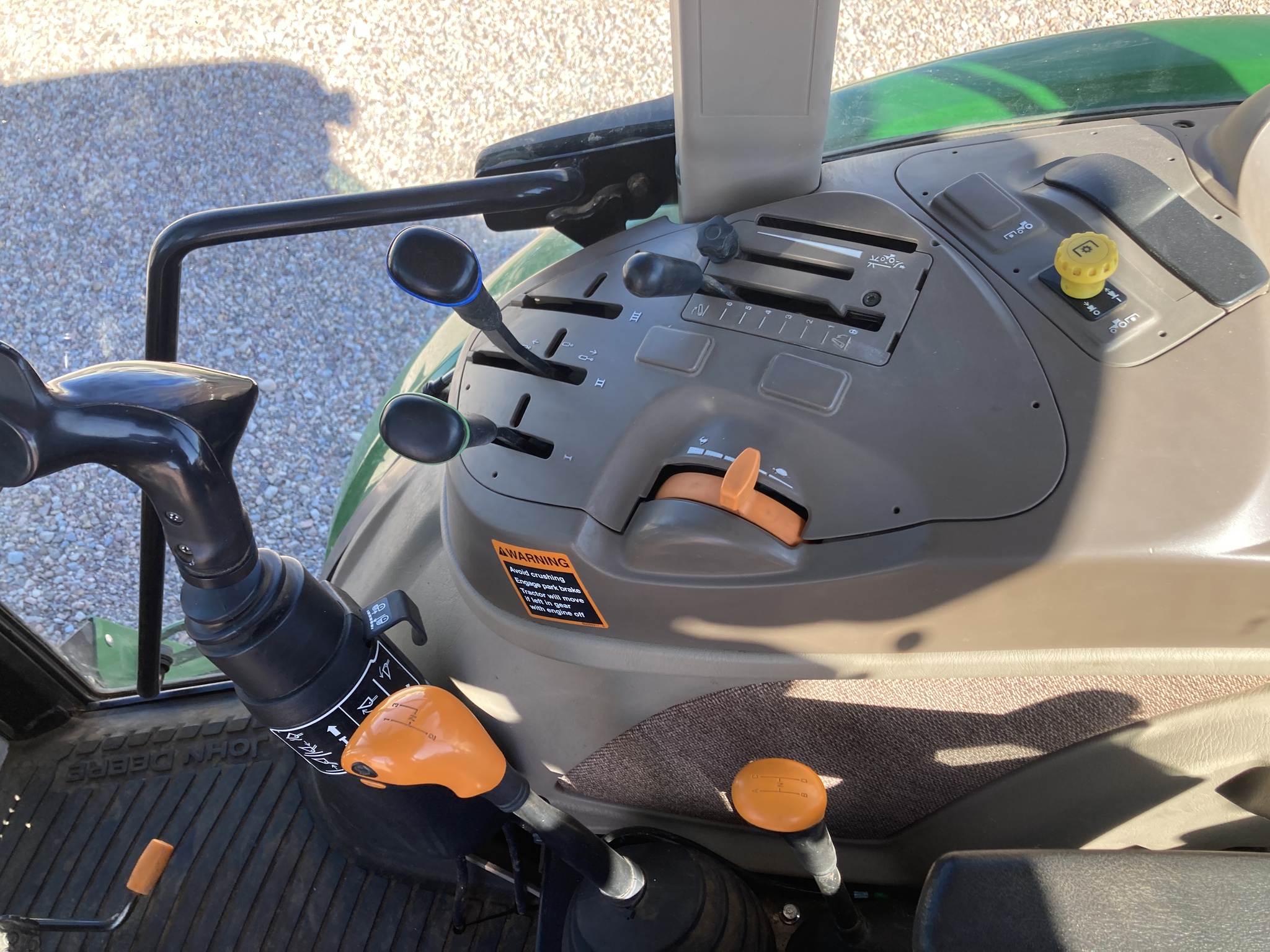 2014 John Deere 6140D Image 36