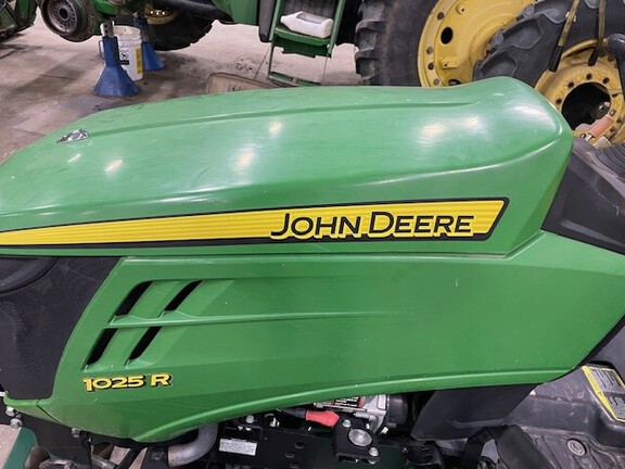 2015 John Deere 1025R (4th thumbnail)
