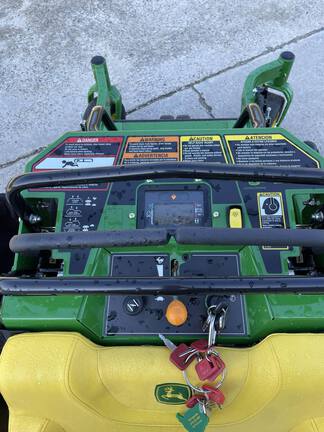 2025 John Deere Q820M-6