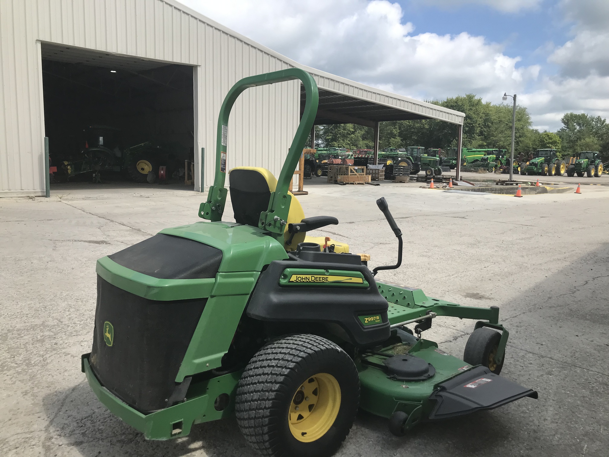 2022 John Deere Z997R Image 4