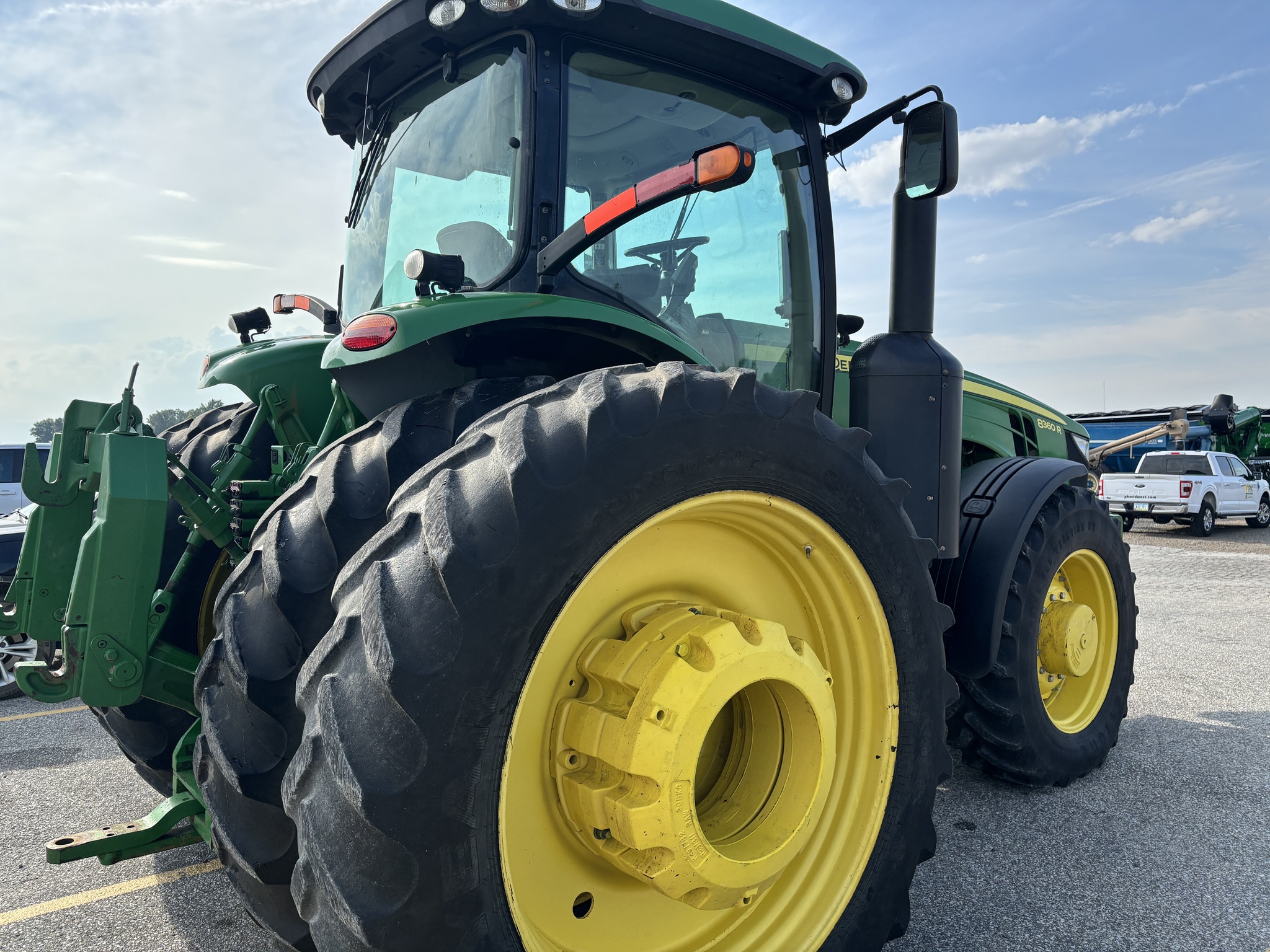 2011 John Deere 8360R Image 5