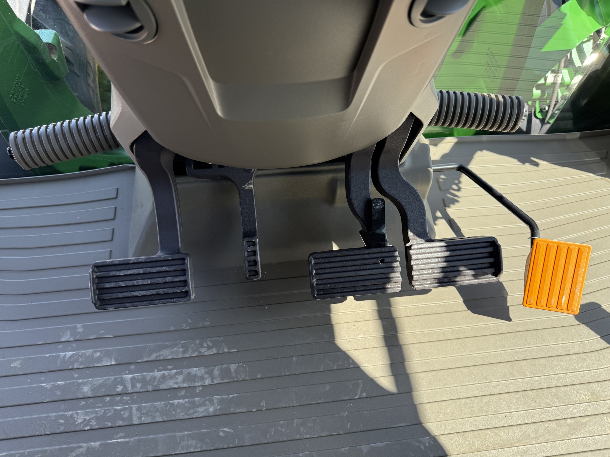 2023 John Deere 7R 230 Image 12