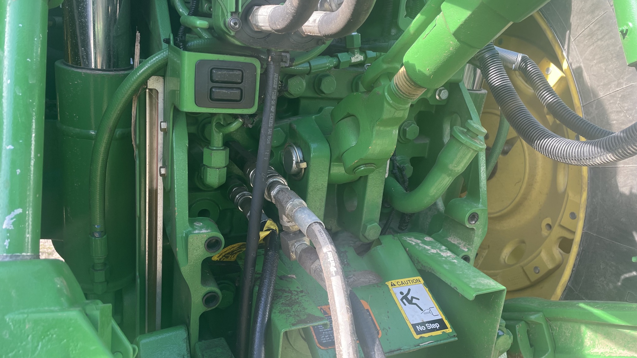 2011 John Deere 7230R Image 13