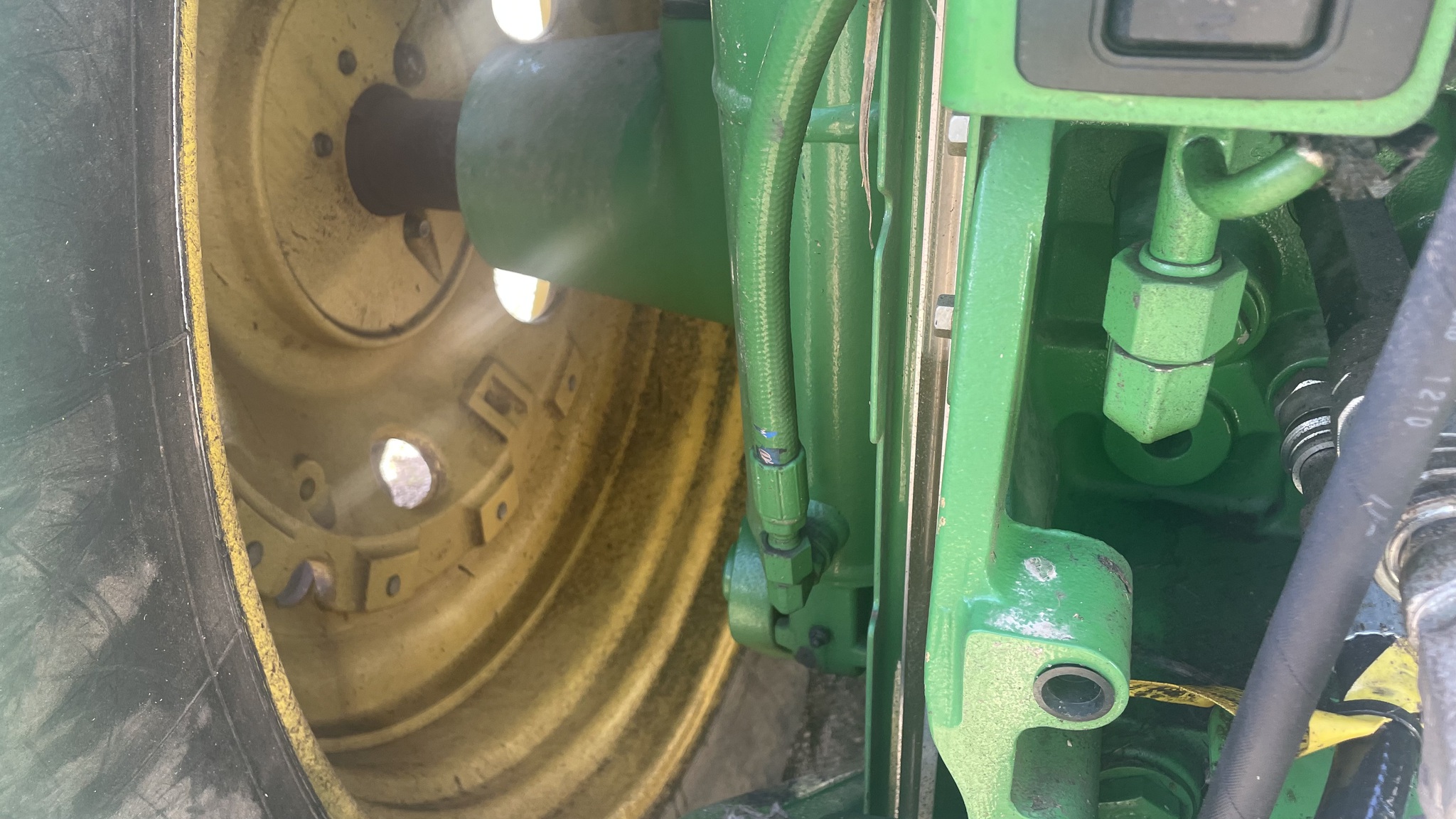 2011 John Deere 7230R Image 17