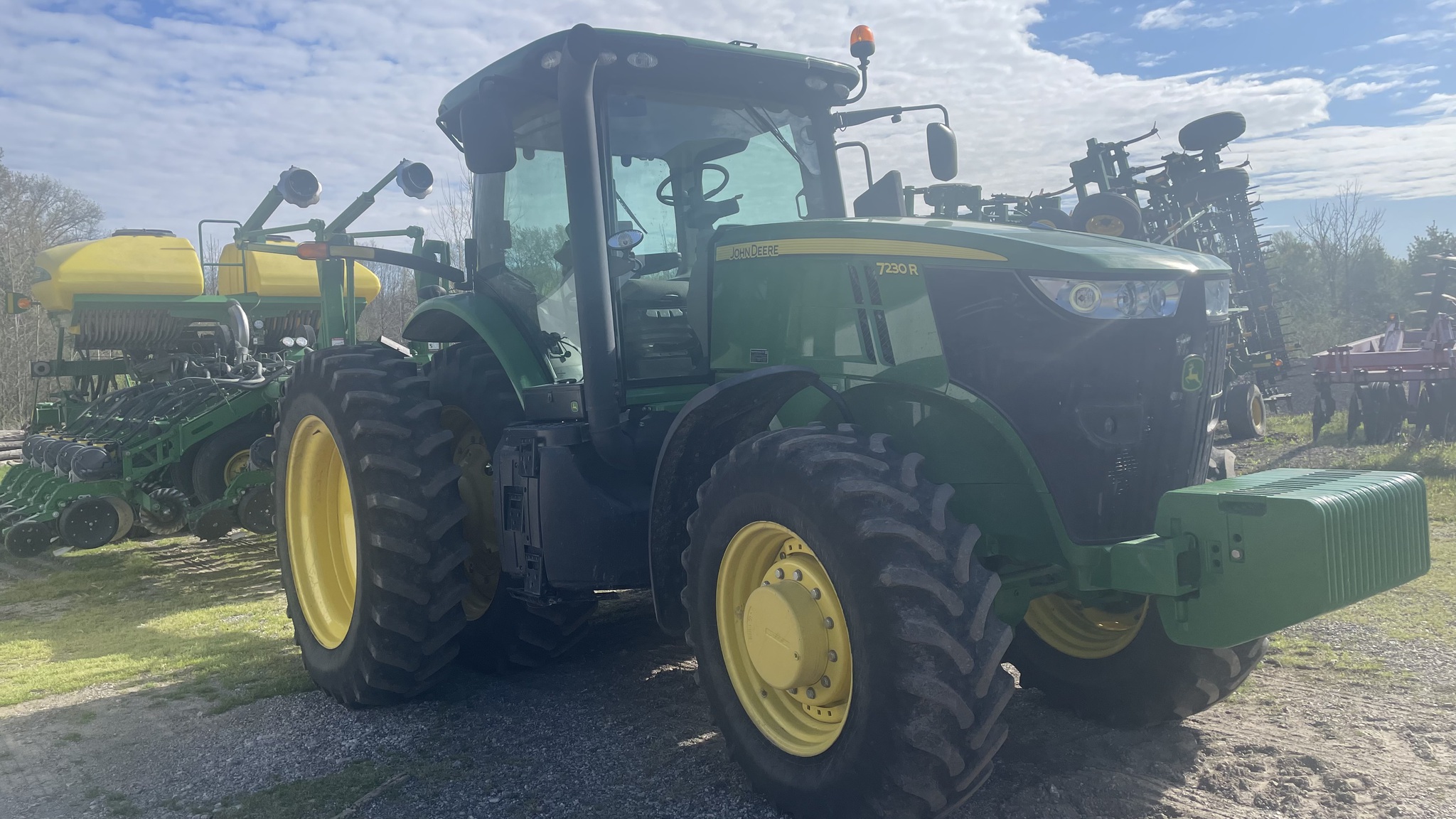2011 John Deere 7230R Image 2
