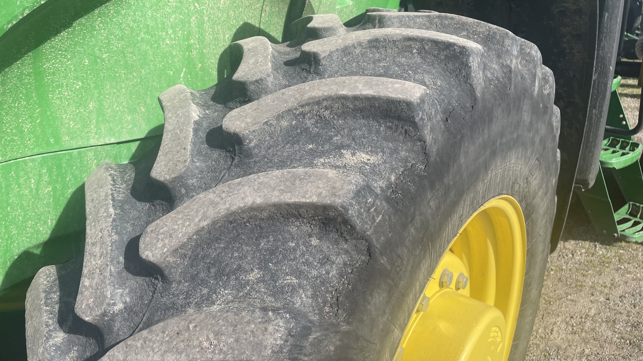 2011 John Deere 7230R Image 10