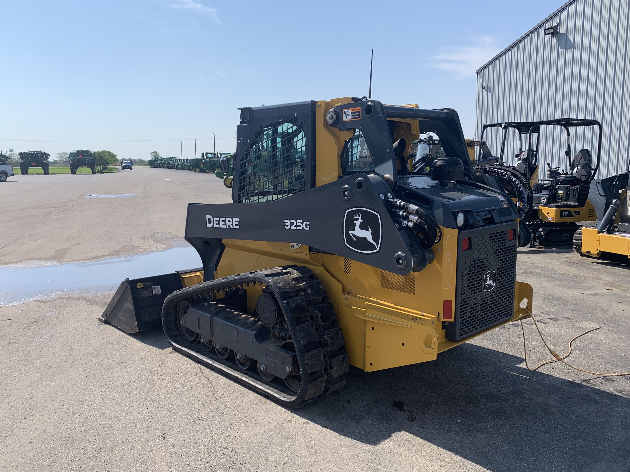 2024 John Deere 325G Image 4