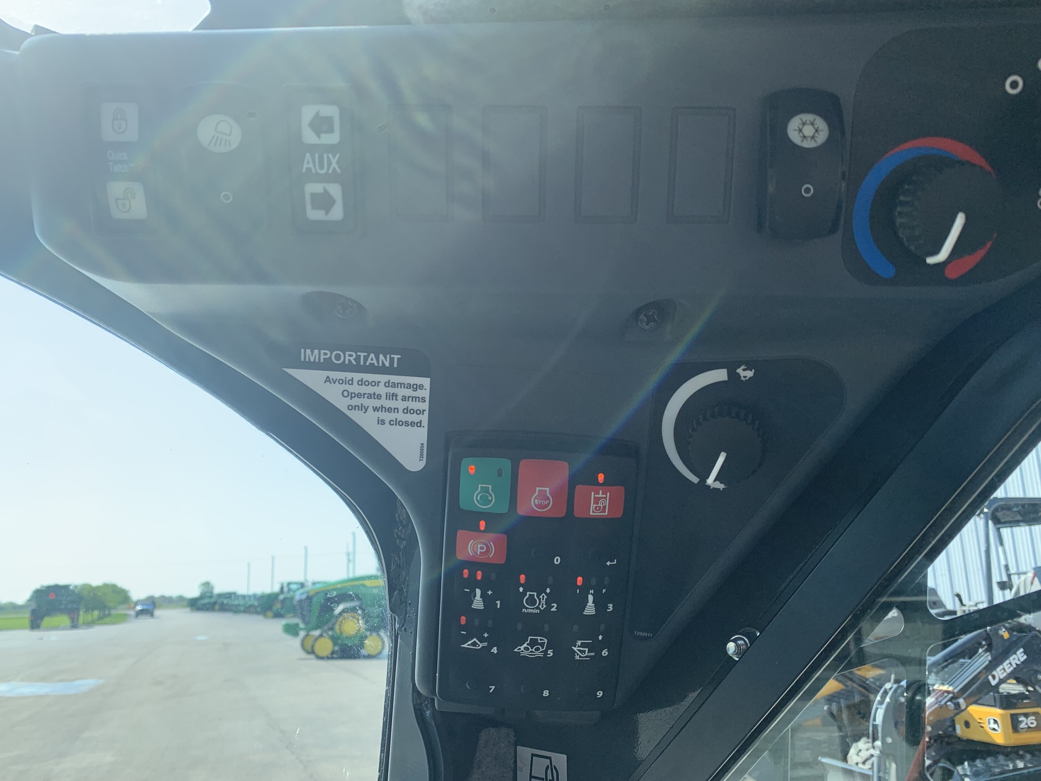2024 John Deere 325G Image 9