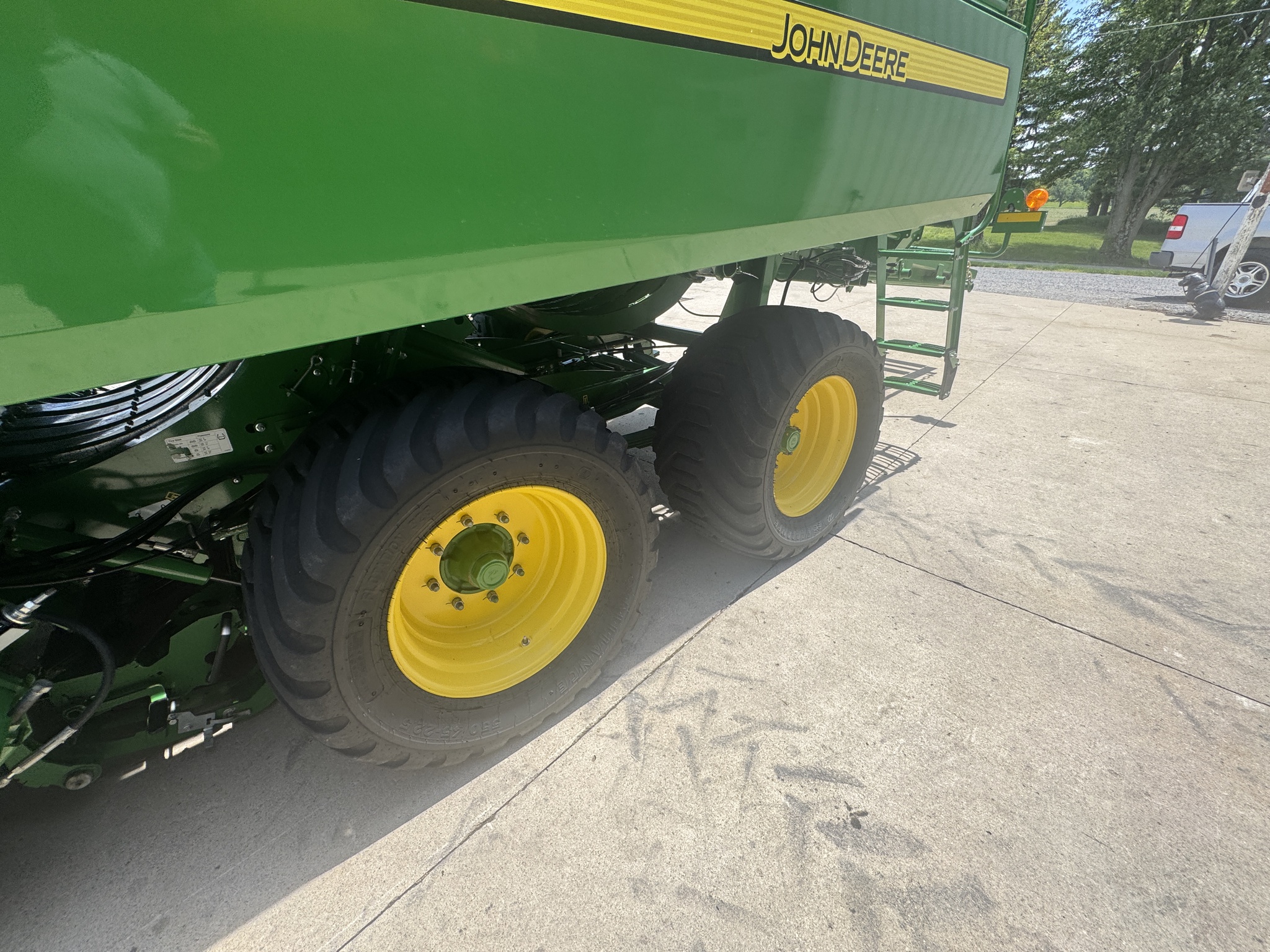 2018 John Deere L331 Large Square Baler Image 5