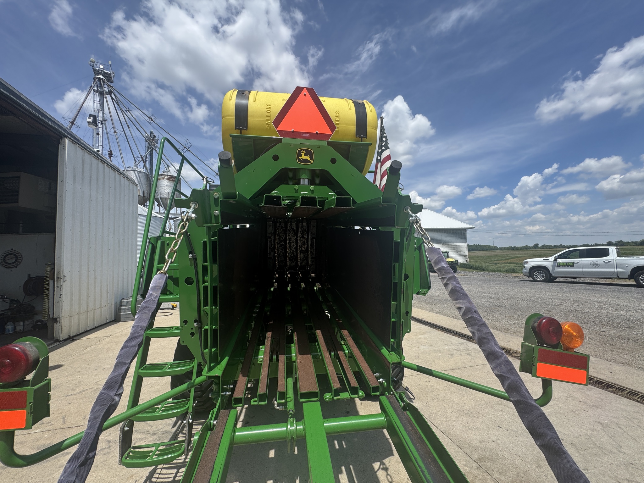 2018 John Deere L331 Large Square Baler Image 8