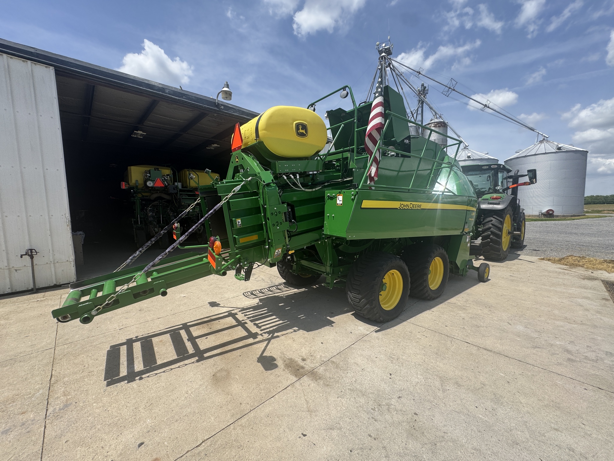 2018 John Deere L331 Large Square Baler Image 9
