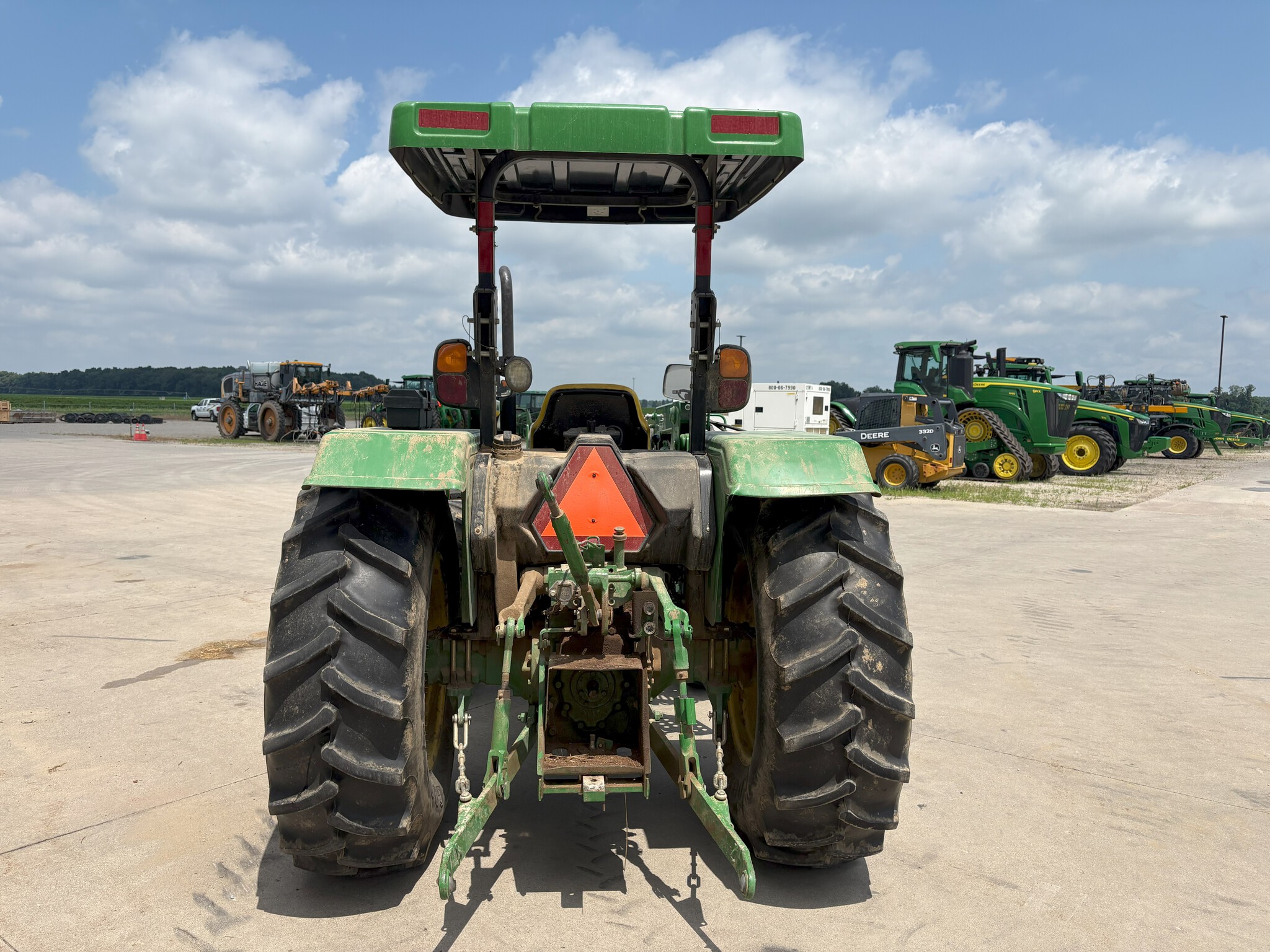 2013 John Deere 5075E Image 4
