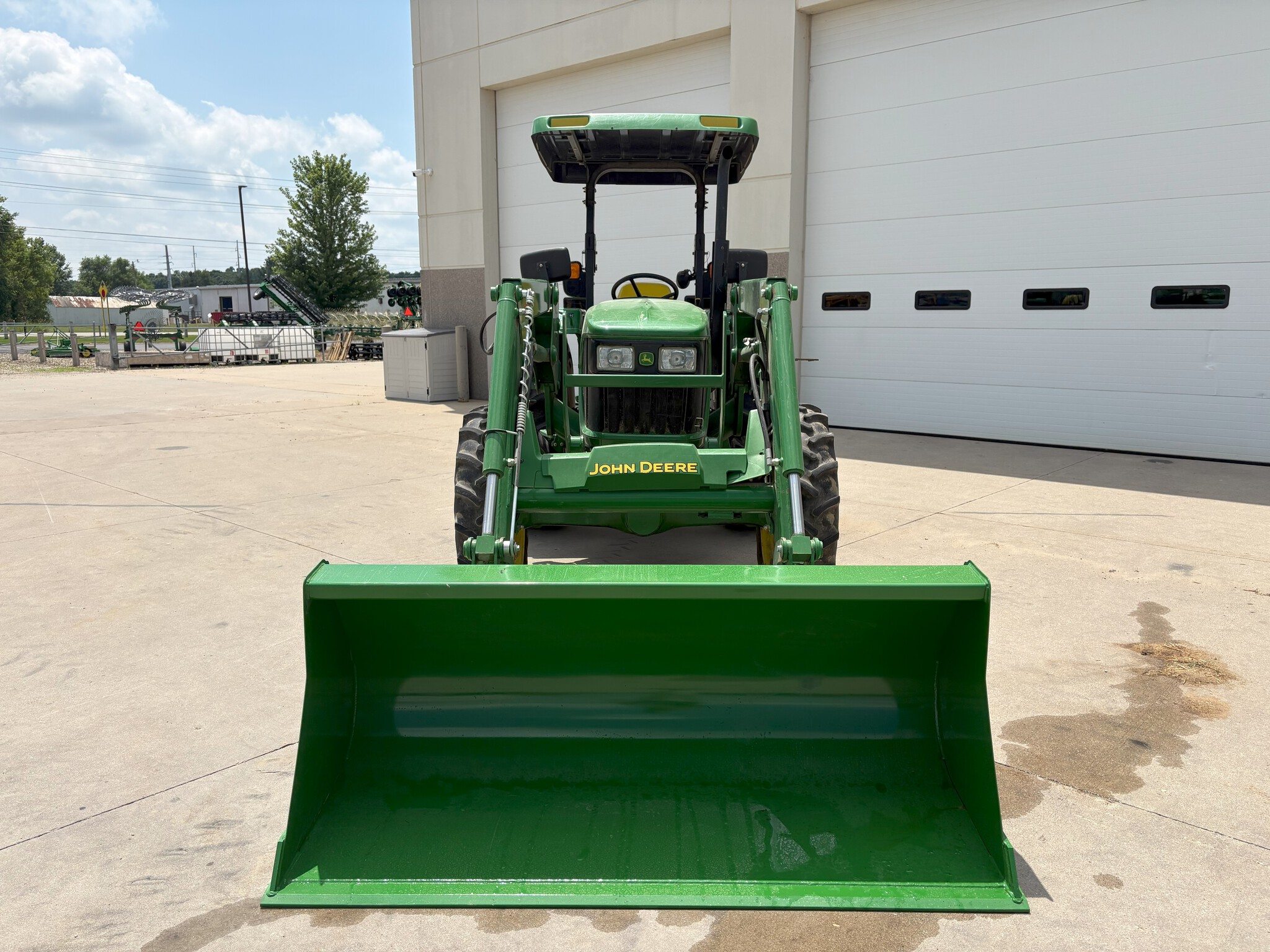 2013 John Deere 5075E Image 8