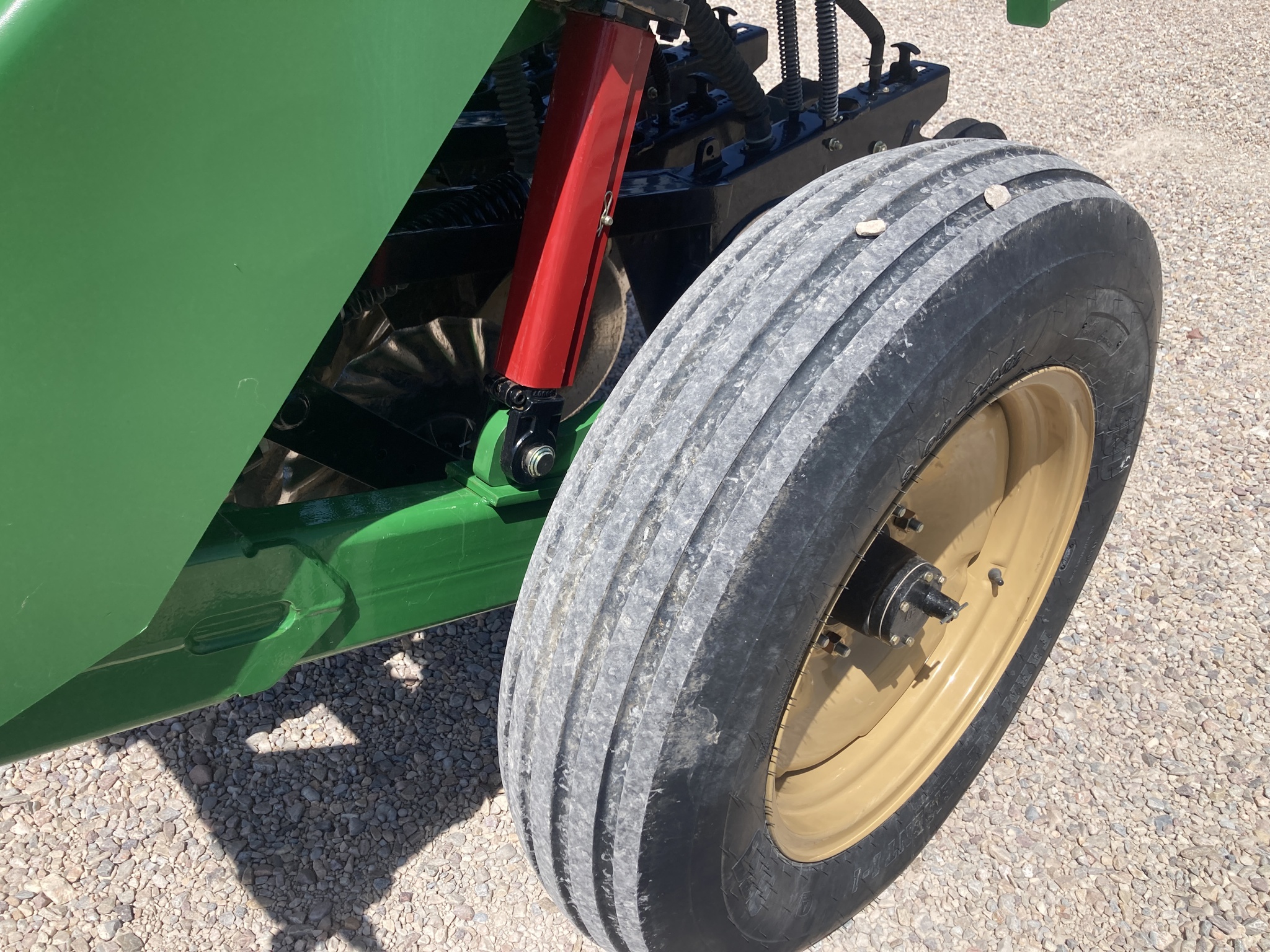 2023 Great Plains 1006NT Image 28