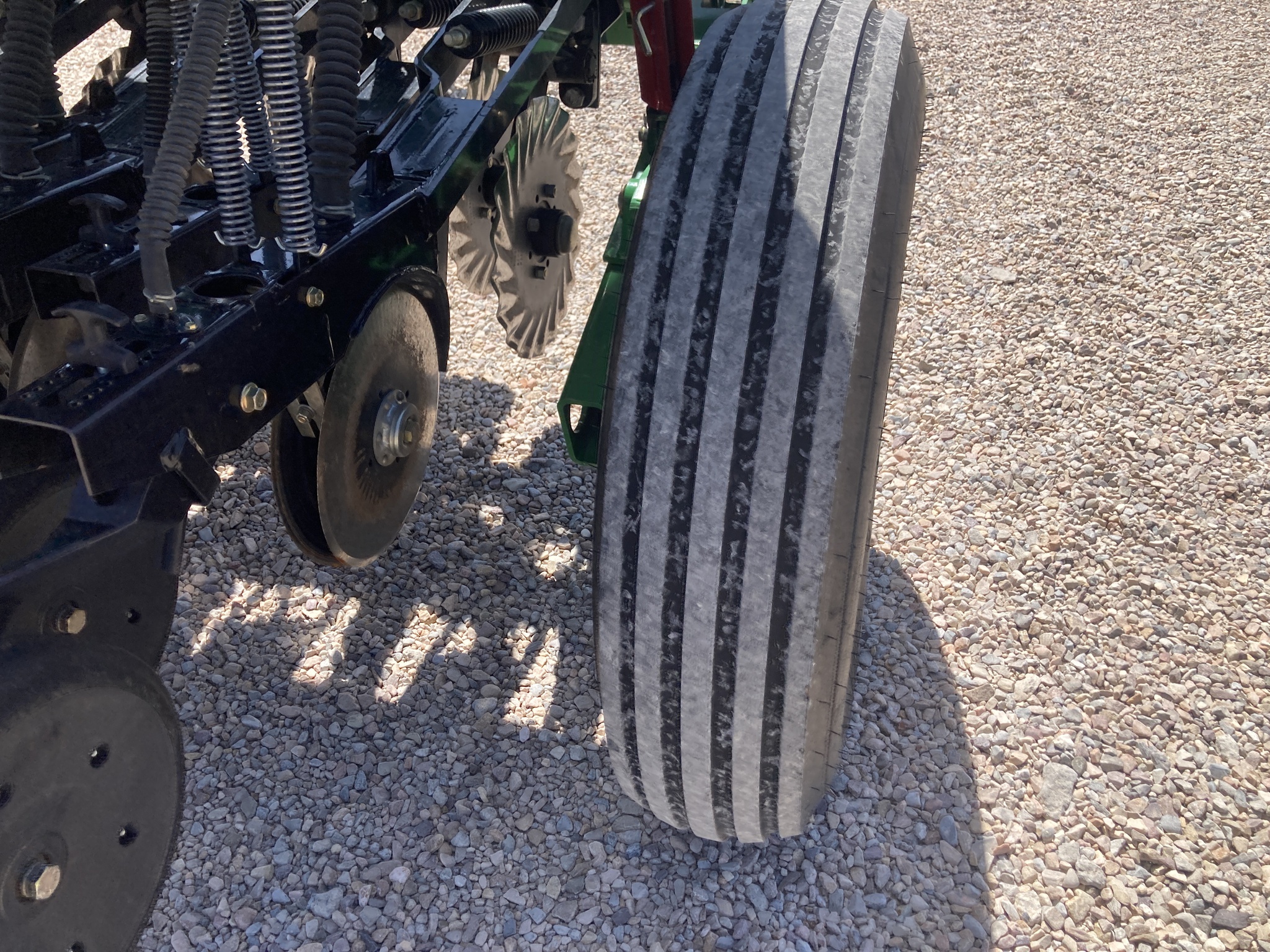 2023 Great Plains 1006NT Image 29