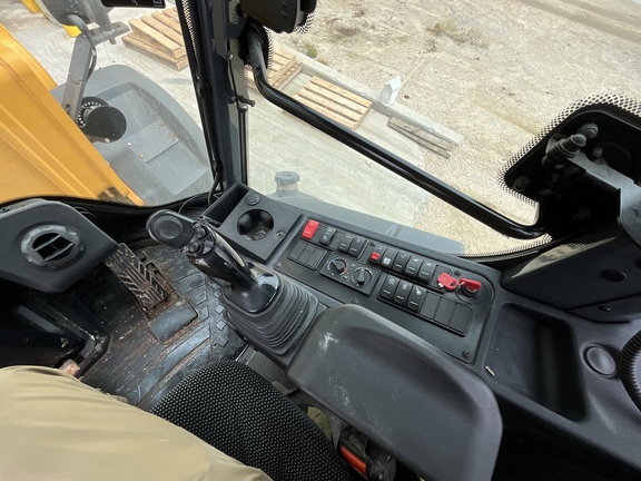 Photo of 2023 John Deere 344 P