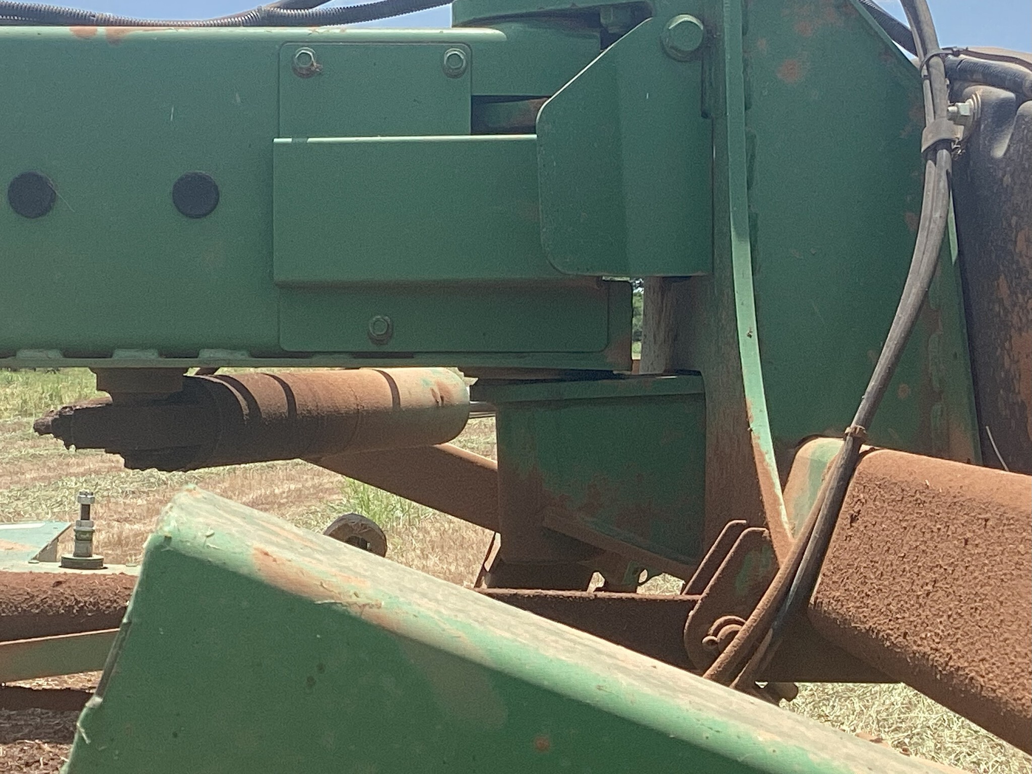 2012 John Deere 956 Image 23
