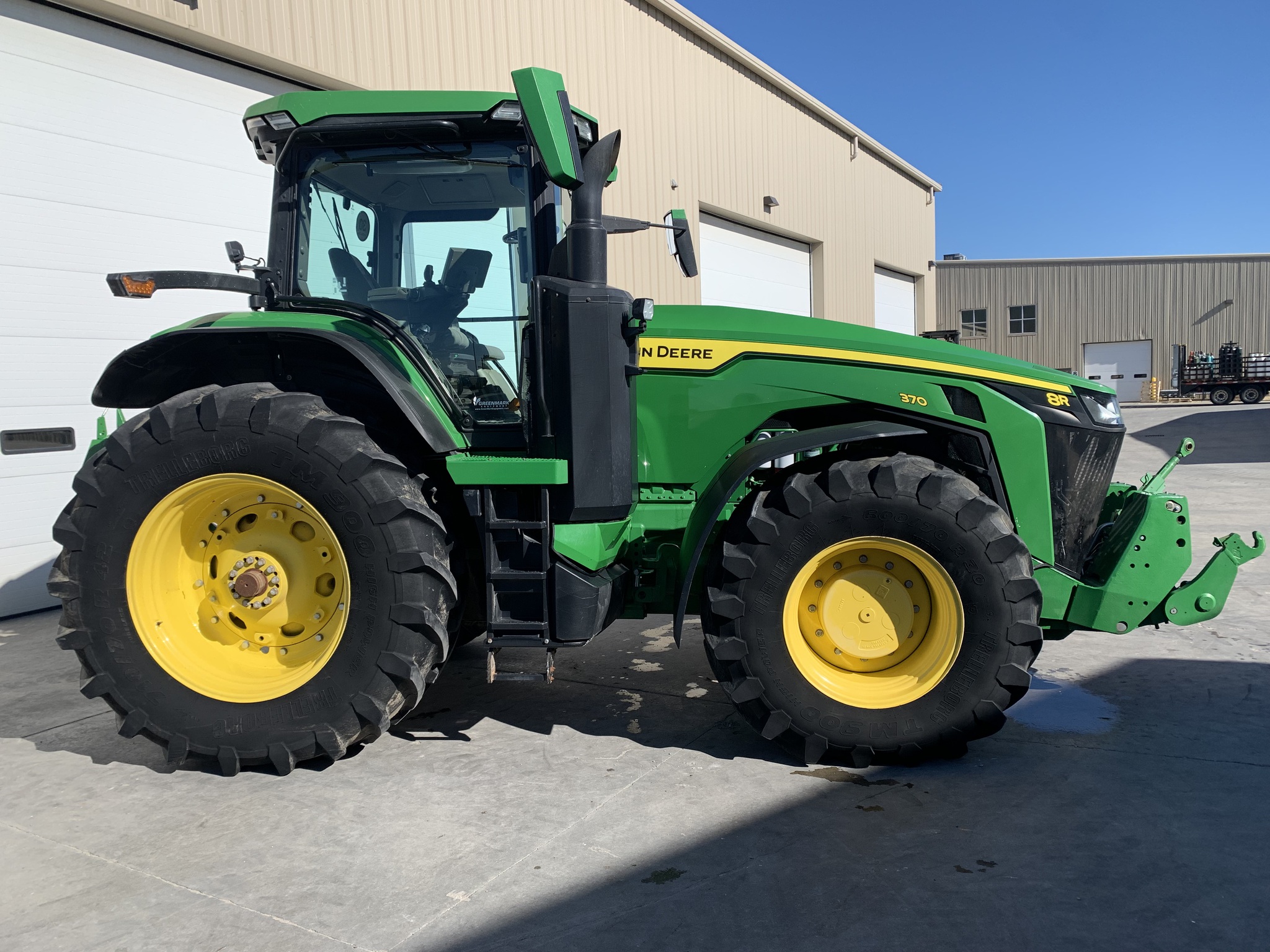 2023 John Deere 8R 370 Image 2