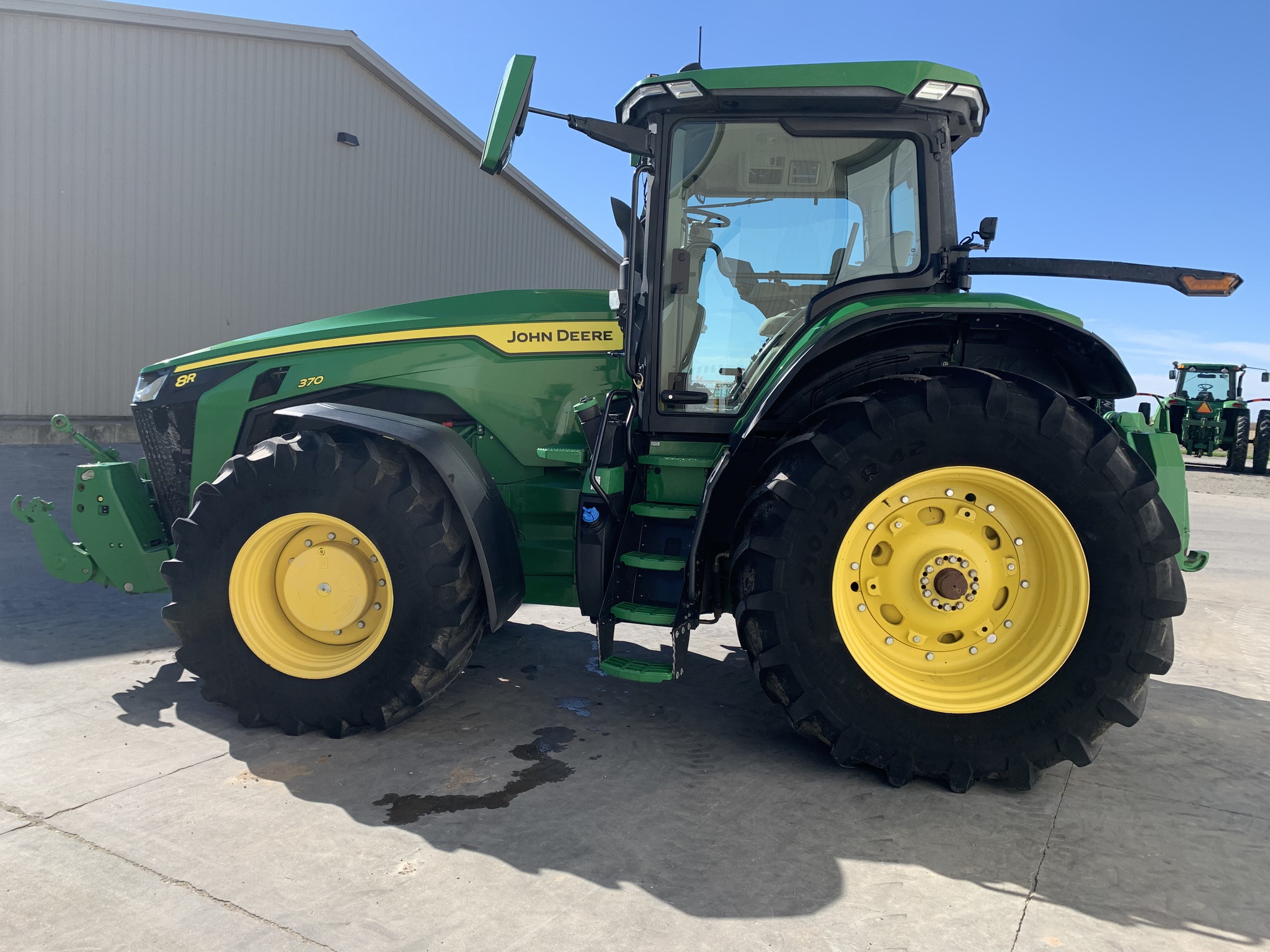 2023 John Deere 8R 370 Image 6
