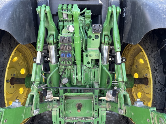 Used 2024 John Deere 6R 185 Row Crop Tractors at Horizon Ag & Turf in Lloydminster, AB - Photo9