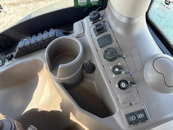 Used 2024 John Deere 6R 185 Row Crop Tractors at Horizon Ag & Turf in Lloydminster, AB - Photo19