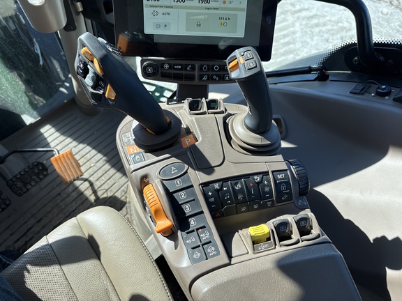 Used 2024 John Deere 6R 185 Row Crop Tractors at Horizon Ag & Turf in Lloydminster, AB - Photo18