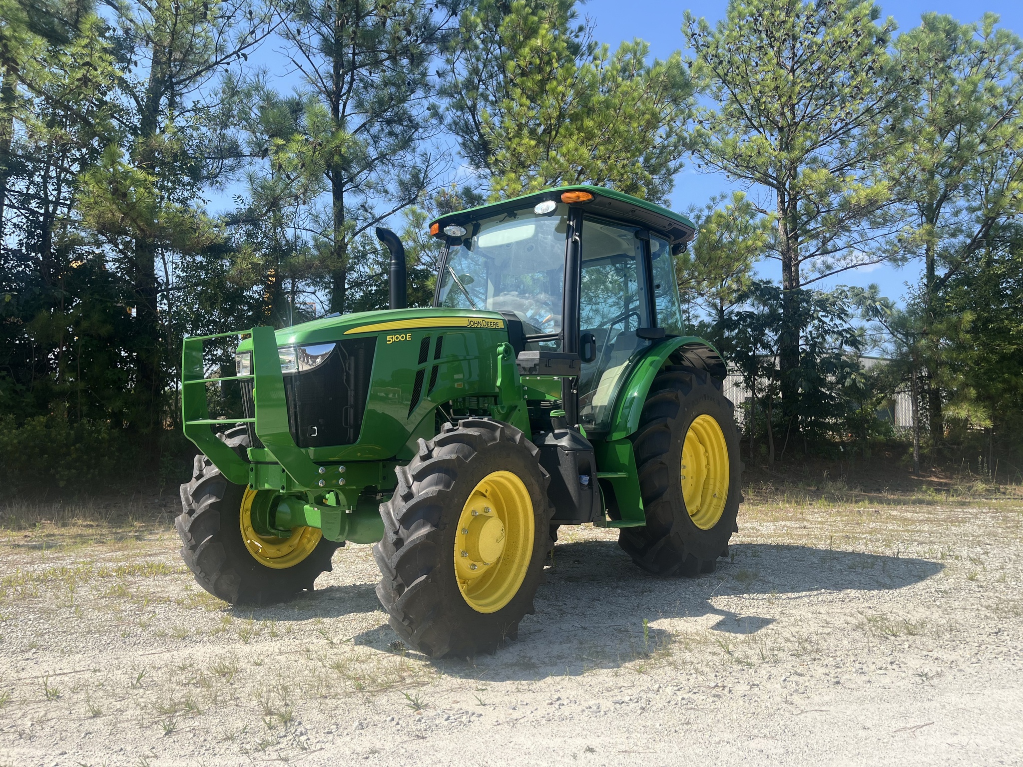 2025 John Deere 5100E Image 1