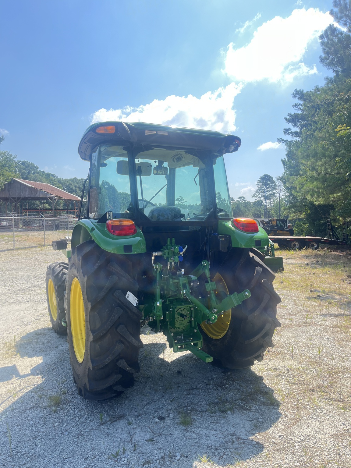 2025 John Deere 5100E Image 3